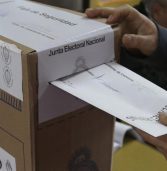 How does populism rule without money?