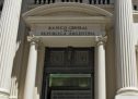 El Banco Central frenó la baja de la tasa para evitar que suba la brecha entre dólares y aumente la inflación