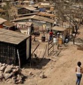 Caen la pobreza y el relato populista