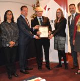 Secretario general de la OEA recibió reconocimiento de Relial en Lima