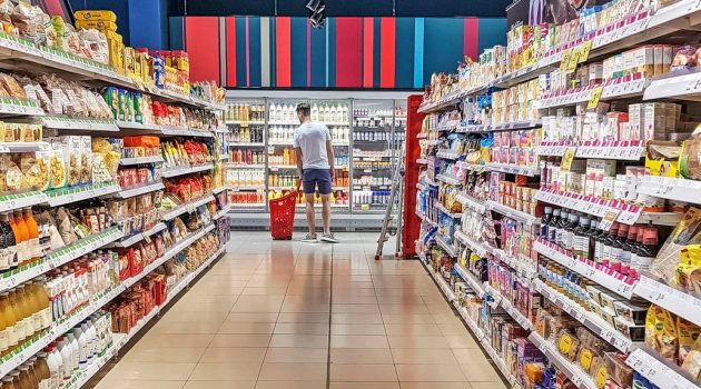 Precios minoristas de Argentina habrían subido 2,3% en febrero